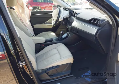 2020 Audi Q3 Premium 45 Tfsi Quattro Tiptronic z USA, uszkodzony, nr VIN WA1AECF33L1026593